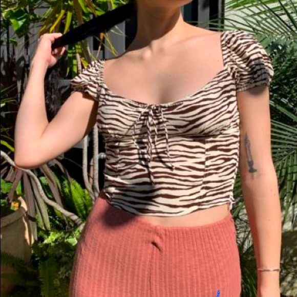 Urban Outfitters Tops - NEW UO Motel Mazu Printed Crop Top